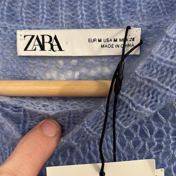 Zara blue feather embellished sweater - size medium - Picture 5 of 10